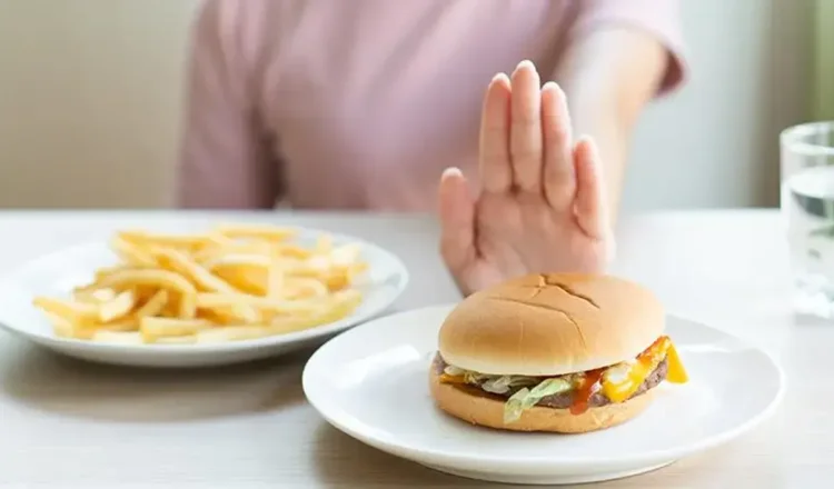 10 Unhealthy Foods You Should Avoid