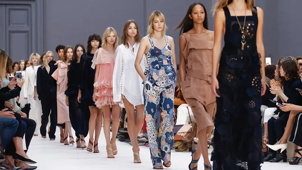 What To Wear To A Fashion Show?